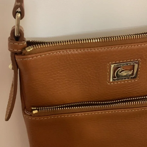 DOONEY & BOURKE TAN LEATHER CROSSBODY PURSE - Picture 3 of 4